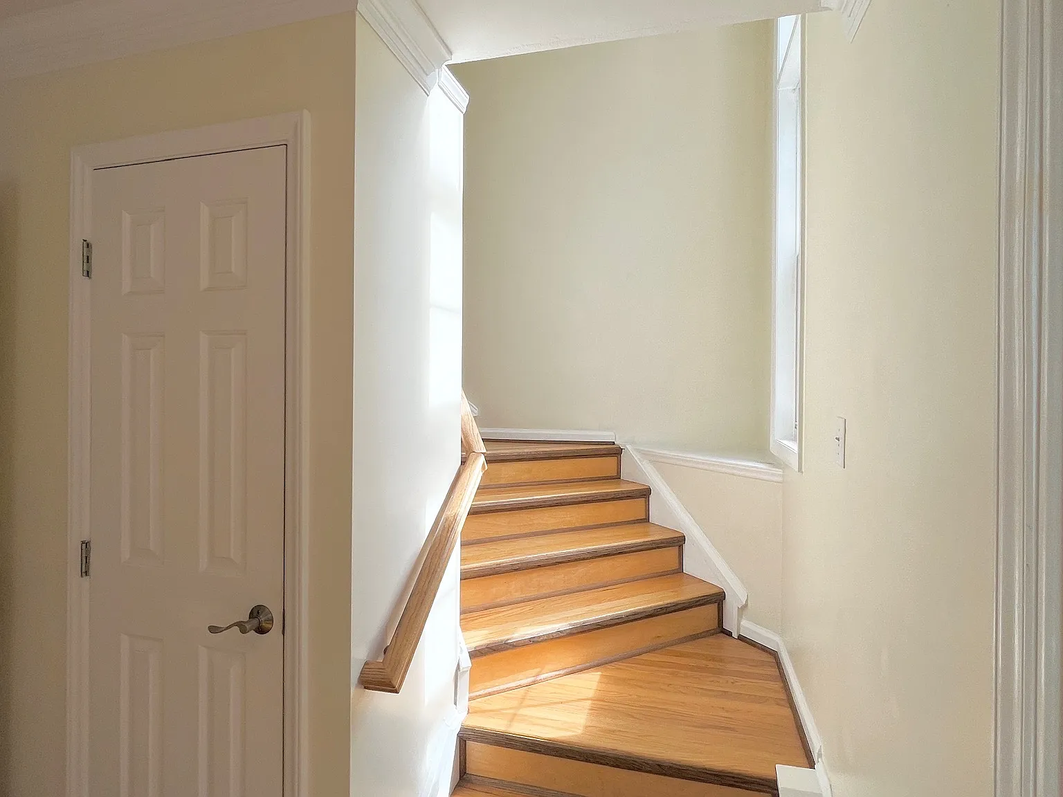 4 bed, 2.5 bath, 2400 sqft, $3,000 — Photo 4