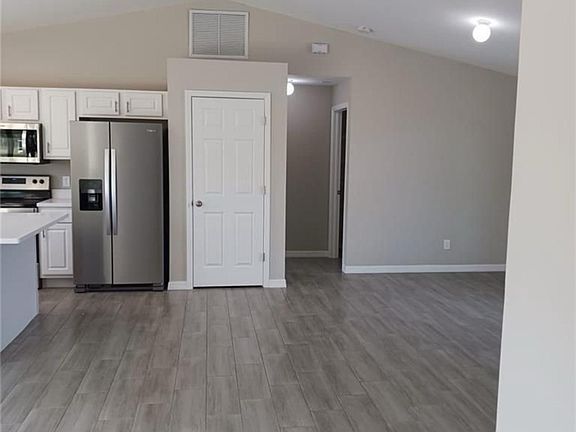 5th image of 1019 Winters St E #1