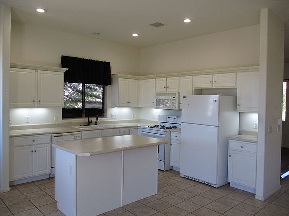 5th image of 4850 N Edgemont Rd