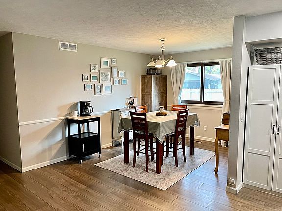 5th image of 3402 W E St