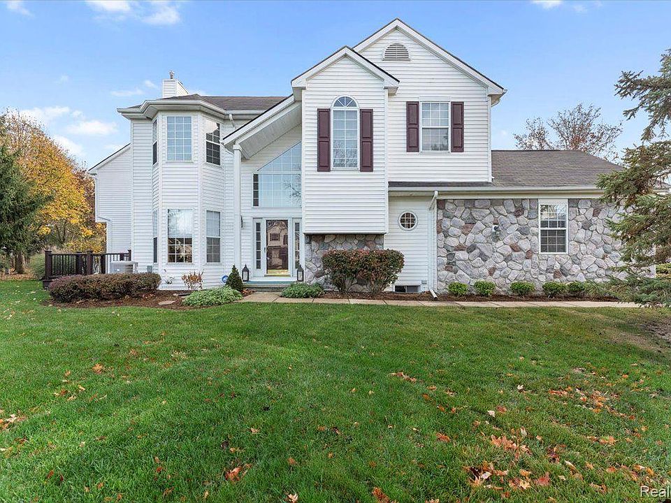 1st image of 20210 Island Estate Dr