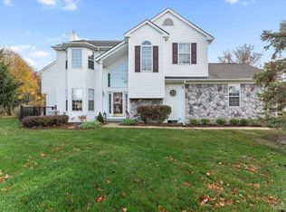 20210 Island Estate Dr, Grosse Ile, MI 48138