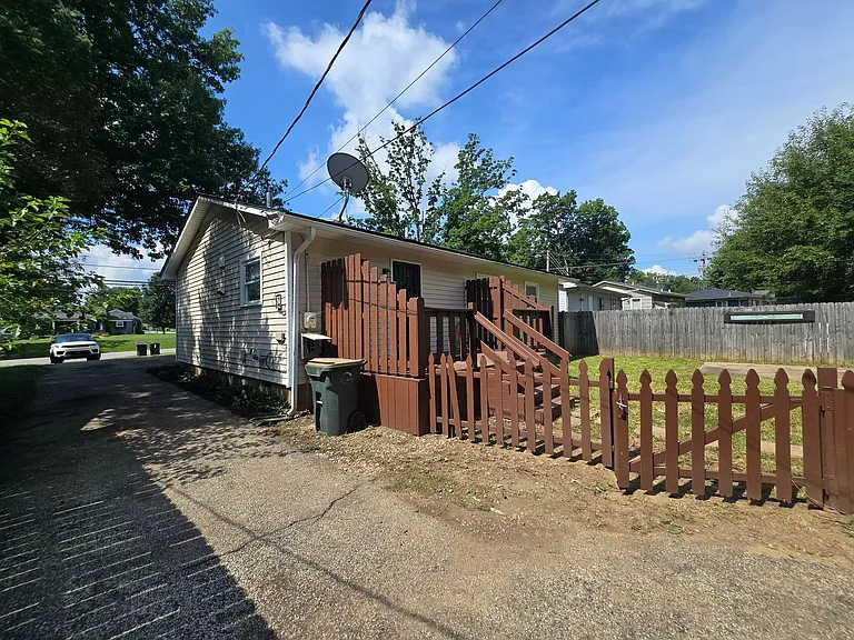 9809 Old Six Mile Ln — Photo 49