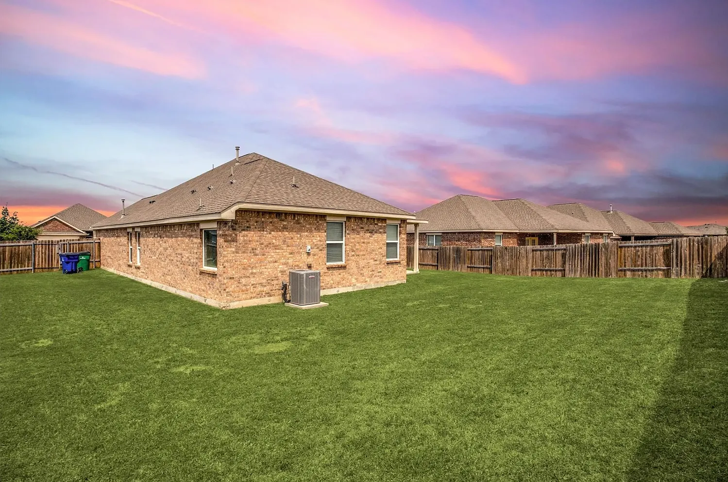 3 bed, 2.5 bath, 1943 sqft, $2,450 — Photo 1