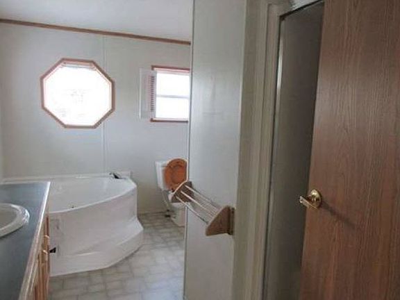 4th image of 670 Hennepin Ave S