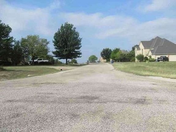 Exterior Neighborhood (street photo)