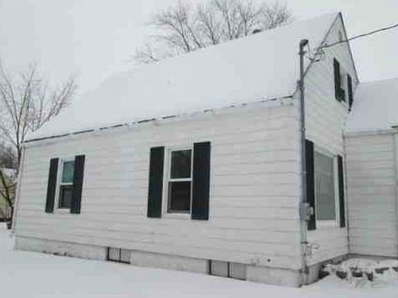 5th image of 312 N Hickory St