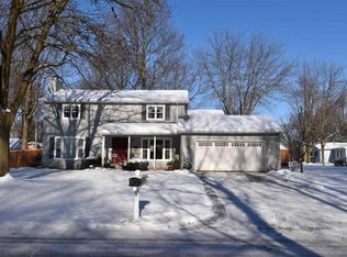 1006 Parkwood Dr, Nappanee, IN 46550