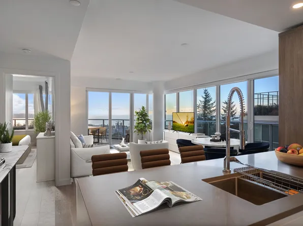 1441 Johnston Rd #408, White Rock, BC V4B 3Z7