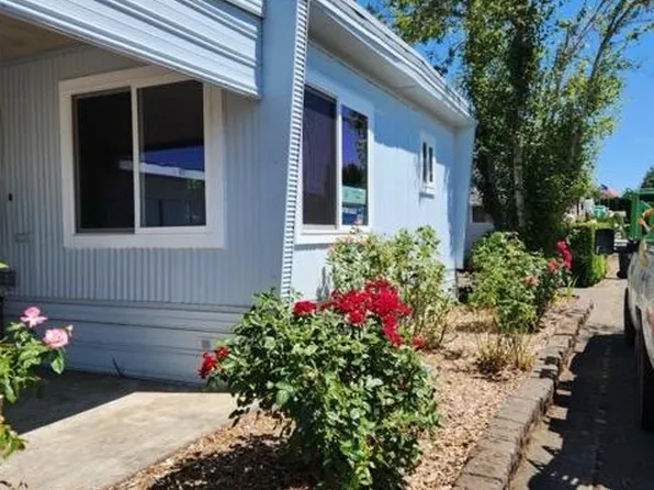 612 N Cascade Dr Unit 19, Woodburn, OR 97071