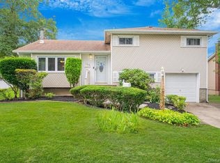144 Scott Ave, North Babylon, NY 11703
