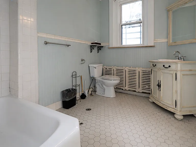 1459 Saint James Ct — Photo 12