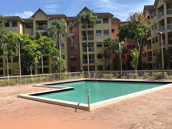 2nd image of 8333 Lake Dr APT 405