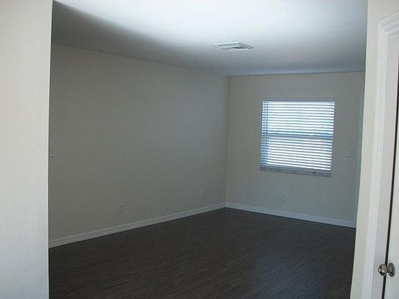 5th image of 3620 38th Ave N