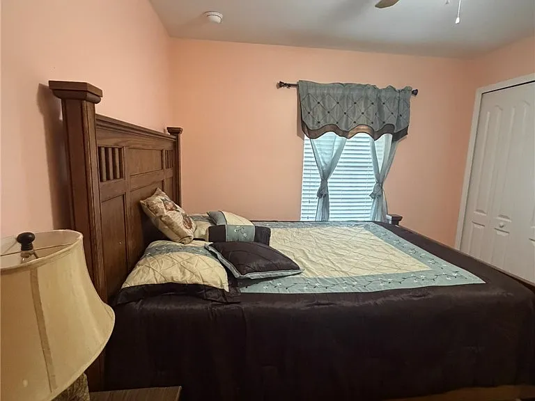 3732 NE 12th Pl — Photo 43