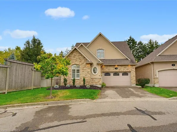 68 Fairview Dr #3, Brantford, ON N3R 2W9