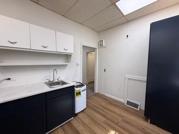 1807 4th Ave APT 1, New Kensington, PA 15068