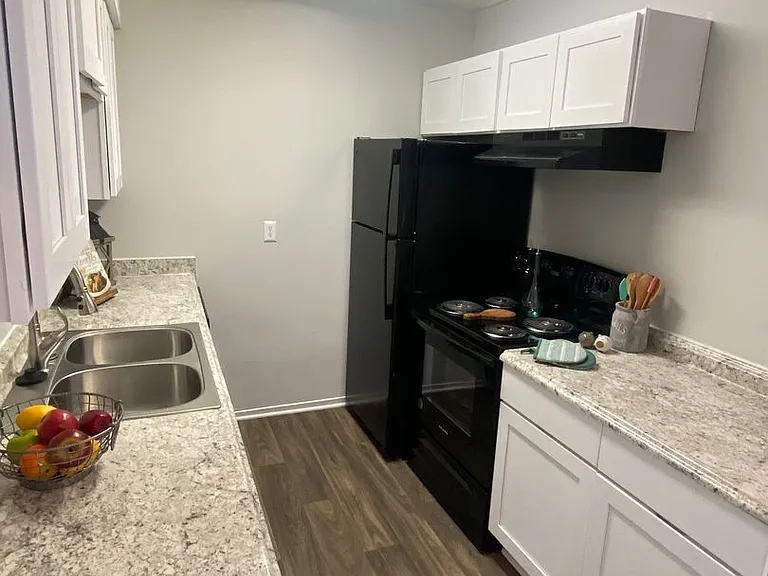 Overbrook Place Apartments — Photo 12