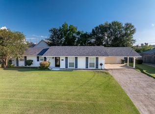 809 Garden Ln, Lake Charles, LA 70605