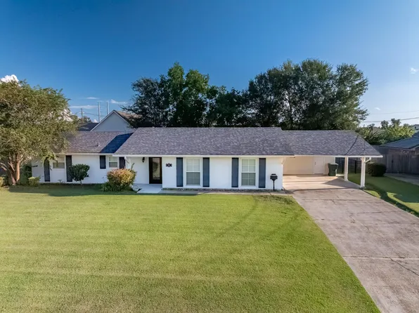 809 Garden Ln, Lake Charles, LA 70605