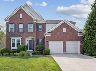 10054 Plantation Pointe Dr, Loveland, OH 45140