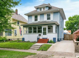 2037 15th St #A, Moline, IL 61265