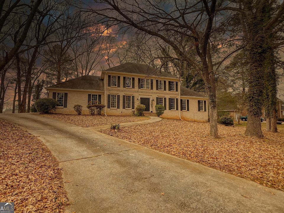 1st image of 2521 Highland Golf Course Dr SE