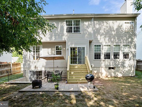3rd image of 9349 Hersch Farm Ln