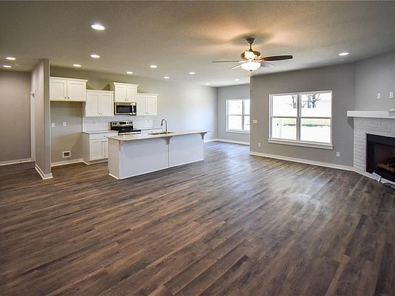 4th image of 482 N Otoe St