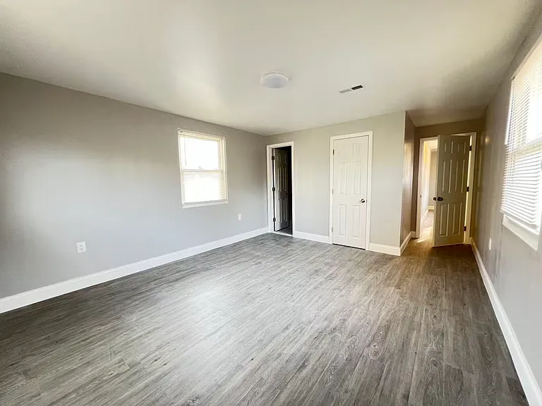 8714 Verree Rd — Photo 1