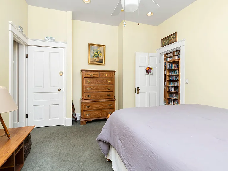 19 E Johnson St #4 — Photo 4