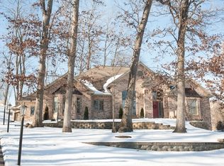 15 Shade Tree Ct, Madison, WI 53717