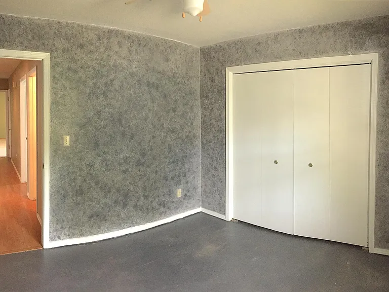 214 W Dewey St — Photo 4