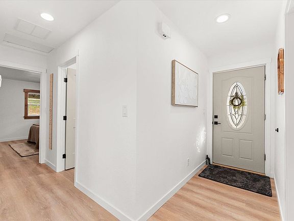 4th image of 19014 N Halliday Rd