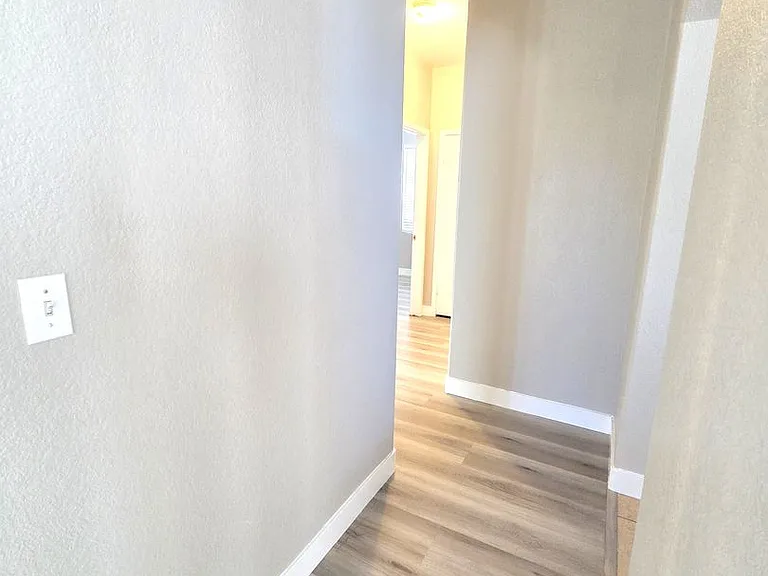 7904 Canyon Grove Ct — Photo 12