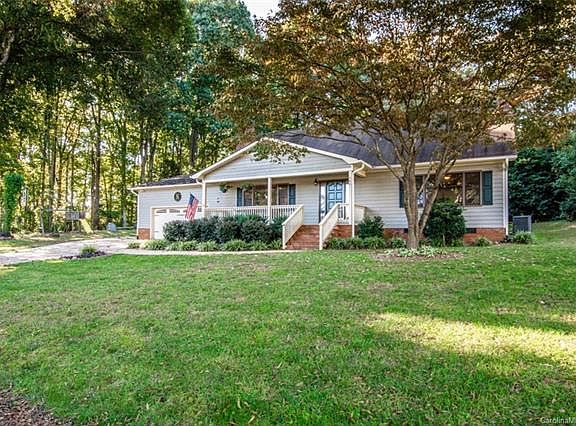 3rd image of 140 Crystal Cir