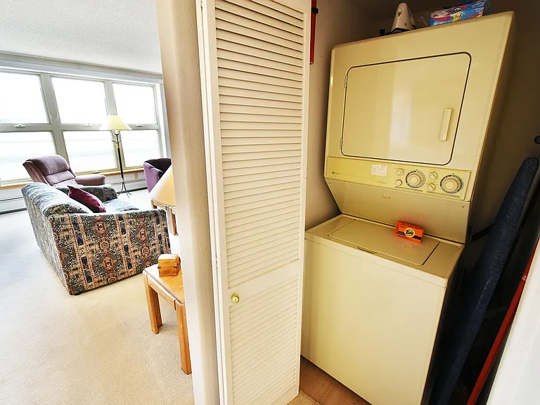 980 Lakepoint Dr #208 — Photo 10