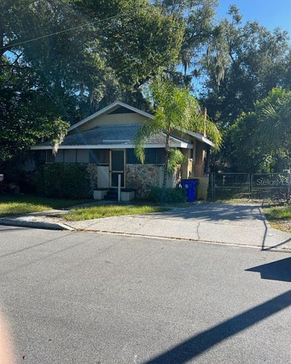 1st image of 1031 N FLORENCE AVENUE
