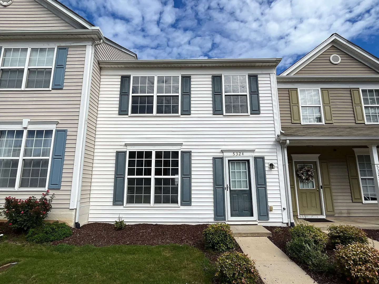 Charming 3BD, 2.5BA Raleigh Townhome with a Fenced Yard — Photo 1