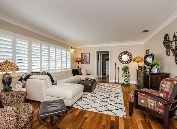 3rd image of 805 Regent Ave