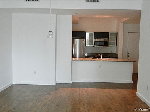 3rd image of 951 Brickell Ave APT 1005