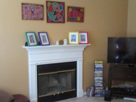3rd image of 1214 Wisteria Dr
