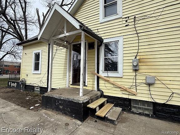 5th image of 19300 Berg Rd