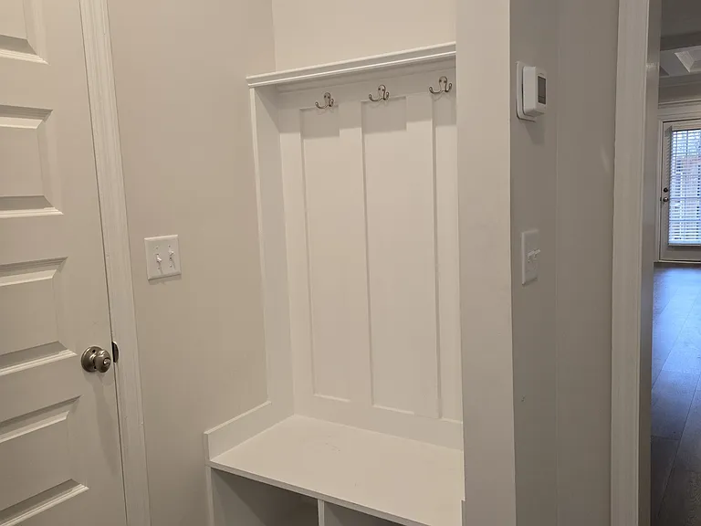 1063 Linsmore Ave — Photo 5