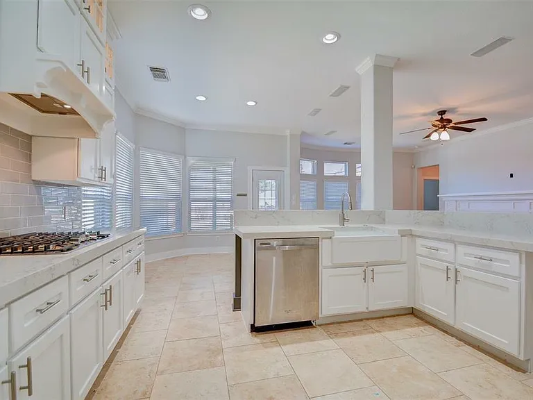214 Spring Lakes Hvn — Photo 11