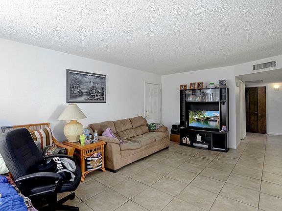 3rd image of 3361/3363 Oro Grande Blvd