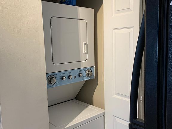 New wash/dryer in unit
