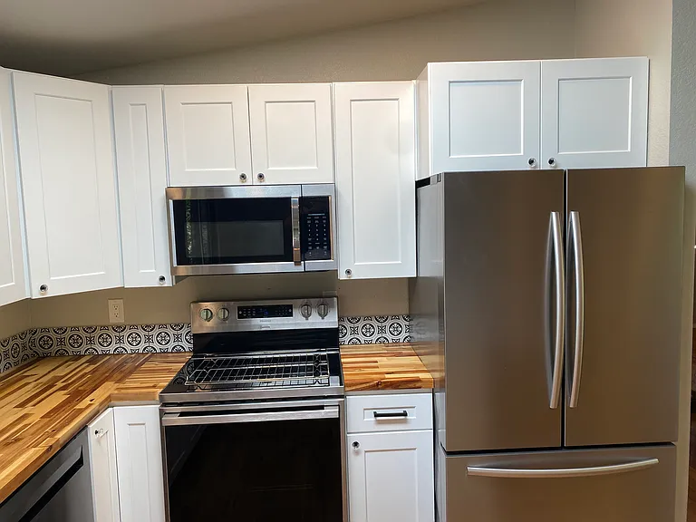 1617 Valley West Ave — Photo 8
