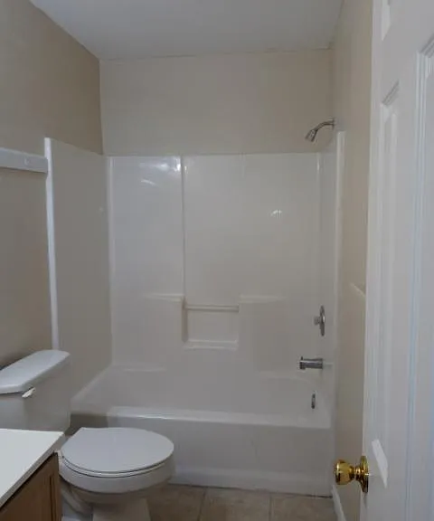 4918 Lauren Dr — Photo 4
