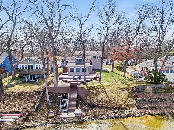 3rd image of 1309 Lakeview Dr